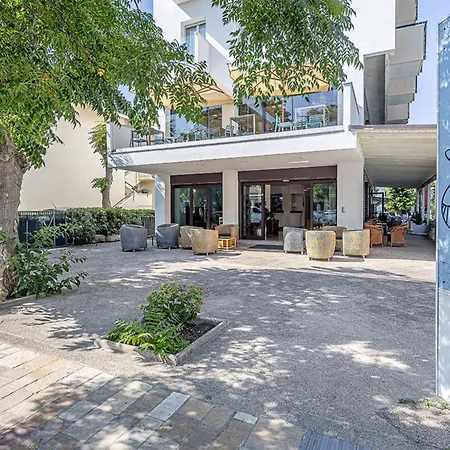 Hotel Avana Fronte Mare-3